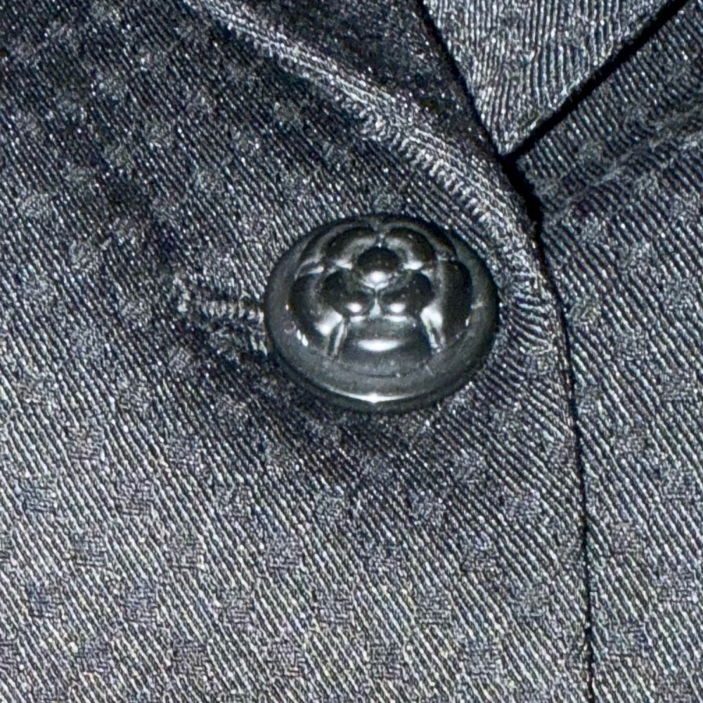 Tahari Arthur S. Levine 2 piece Black Suit - Picture 2 of 8